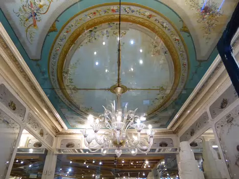 Dominique Dominique F, détail sortie