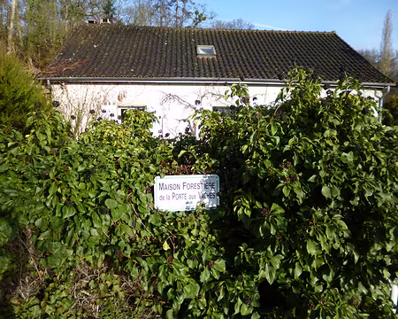 P1120453 Près de la gare