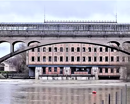 039 La passerelle en béton (ou Pont hardi) et le moulin
