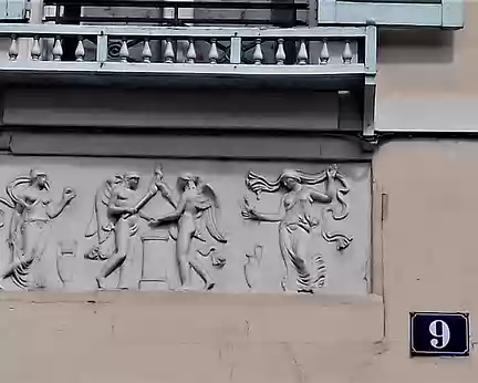 009 bas-relief néoclassique sur façade …