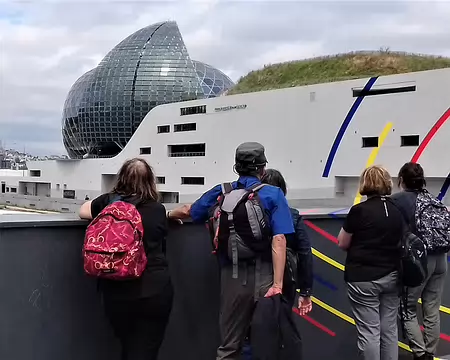 043 arrivée sur l’île Seguin (et la Seine musicale) de Boulogne-Billancourt par la passerelle piétonne