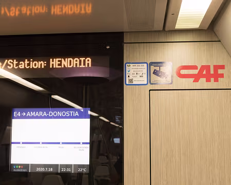 018_4V1A7878 Le CAF… ?