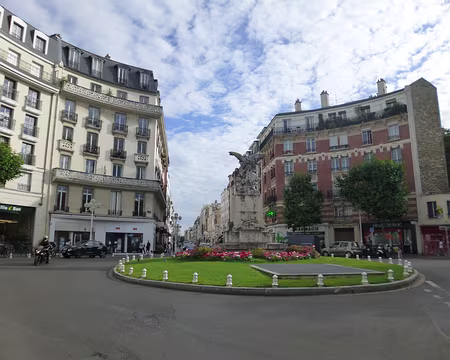 P1120716 Monuments aux morts (1922), place du Maréchal Leclerc