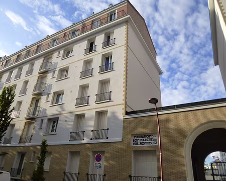 P1120736 Habitations à bon marché...