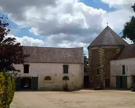 P1120833 Colombier octogonal (XVIIè s.) de la ferme dite du Château, Vigny