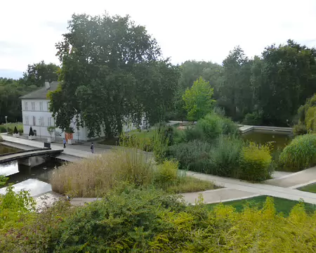 P1120955 Le jardin romantique vu depuis le belvédère.