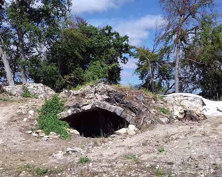 025 La première occupation du site remonterait au IXème siècle