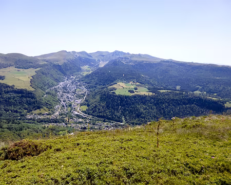 20200805-02h24m24s-P1120939-V3 Le Mont-Dore et au fond le Sancy.