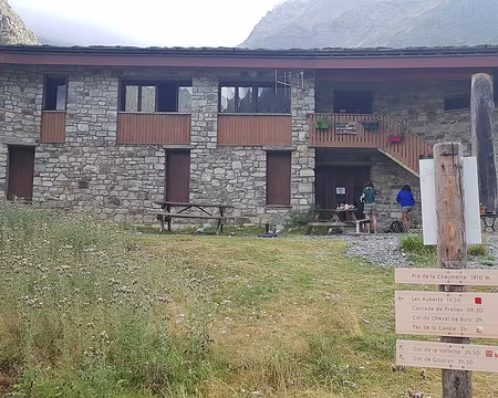 20200817-09h28m16s-20200817_092816-V3 Refuge fermé à cause du covid, cela nous allongera deux étapes
