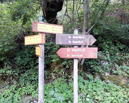 20200820-17h30m17s-20200820_173018-V3 De la signalisation bien pratique pour s'orienter.