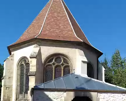 007 Le chevet de l’église de la Nativité (début XVIème) à Maurecourt