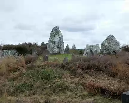005 Le « Château Bû » (Cojoux) est formé par quatre menhirs de l’âge du Bronze surmontant un tumulus avec dolmen du Néolithique moyen