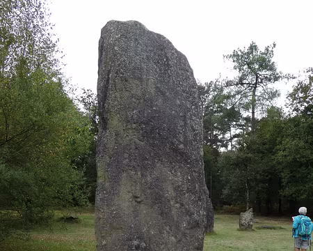 018 L’un des nombreux menhirs