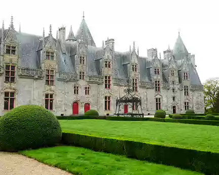 084 Côté cour, la somptueuse façade du château de Josselin construite en 1500 pour le Vicomte Jean II de Rohan, arrière-petit-fils d’Olivier de Clisson