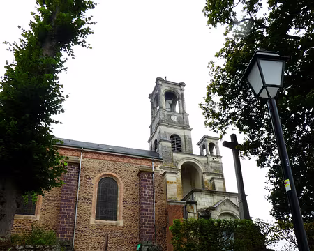088 L’église Saint Louis-Marie-Grignion (XIXème siècle) est construite sur l’ancienne motte féodale