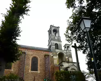 088 L’église Saint Louis-Marie-Grignion (XIXème siècle) est construite sur l’ancienne motte féodale
