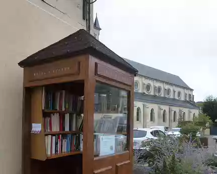 P1130170 Boîte à livres, Coye-la-Forêt