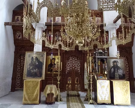 DSC00079 Intérieur du monastère de Dyonisos