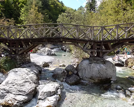 DSC00085 Pont sur rivière Enipeas
