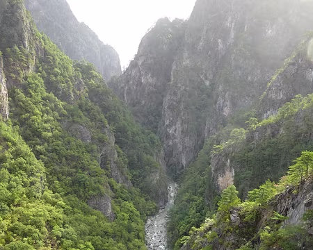 DSC00163 Vue des gorges d'Aoos depuis le monastere