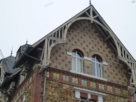 Dominique Dominique F, détail sortie