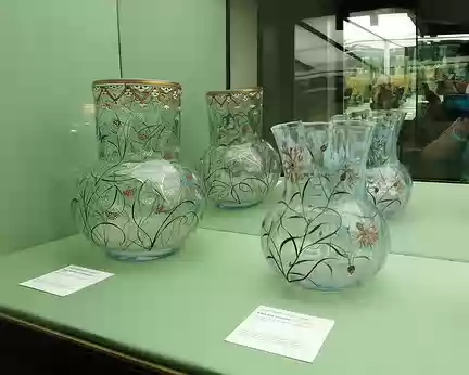40 Vases Gallé