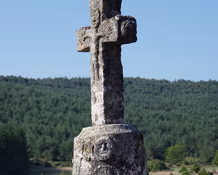 P08 Croix du XIIème siècle au Bufre