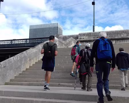 026 Montée vers le pont de Neuilly