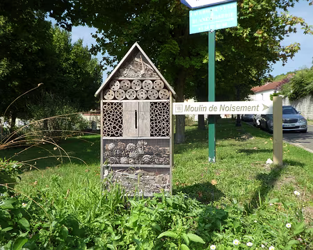 027 Un hôtel à insectes