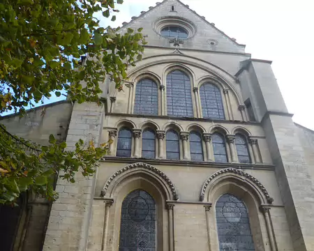 P1130279 Portail au triple archivolte surmonté de 6 petites arcades et d'un triplet de 3 lancettes...