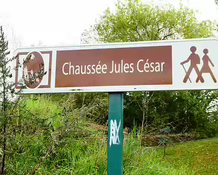 033 La Chaussée de César est désormais un chemin de randonnée large de 2 m dans la partie restaurée