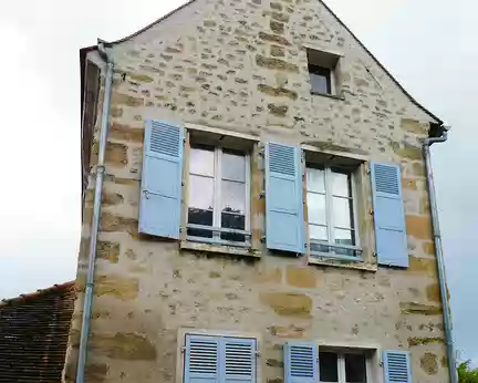 036 Ancien bâtiment à pignon (Courcelles-sur-Viosne)