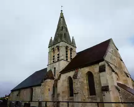 037 L’église Saint-Lucien à Courcelles. Clocher gothique