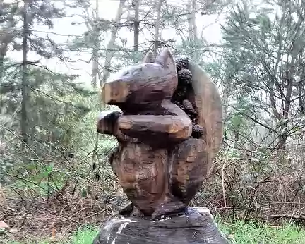 008 Ecureuil, sculpture réalisée par Thomas, élagueur au Bois de Vincennes