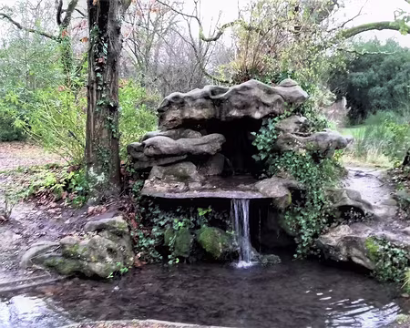 014 Fausse grotte et cascatelle
