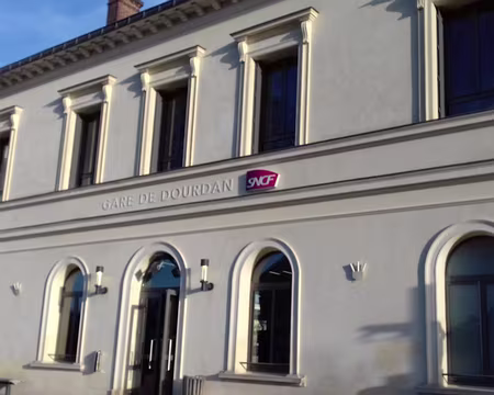 001 La gare de Dourdan (1865) sur la ligne Paris - Châteaudun