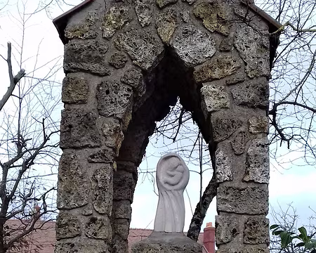 013 Petit oratoire au bord du chemin