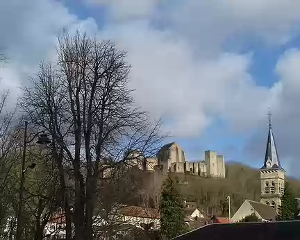 032 Le château de La Madeleine (XIème siècle) et l’église Saint-Martin de Chevreuse