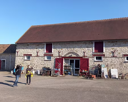 028 Ferme de Pocancy. Brocante fermée.