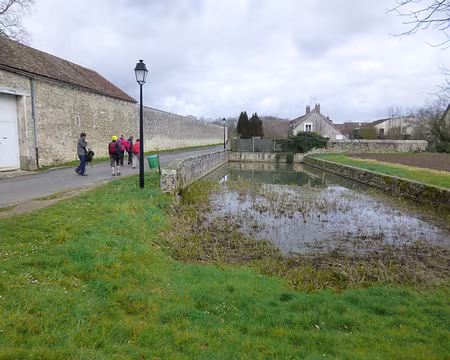 P1130485 Abreuvoir à Torfou