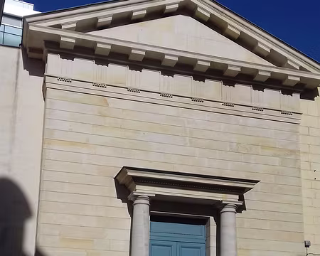 023 La chapelle de l’hospice créé en 1787 par la reine Marie-Antoinette à Saint-Cloud