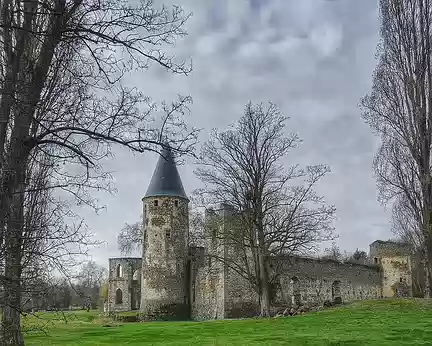 018 Château du Vivier, bâti au XIIème siècle, domaine royal de Jean Le Bon, Charles V et Charles VI, et jusqu’au XVème siècle.