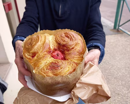 031 brioche feuilletée aux pralines. Elle l'a bien méritée!