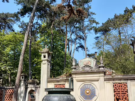 Hélène Hélène B, détail sortie