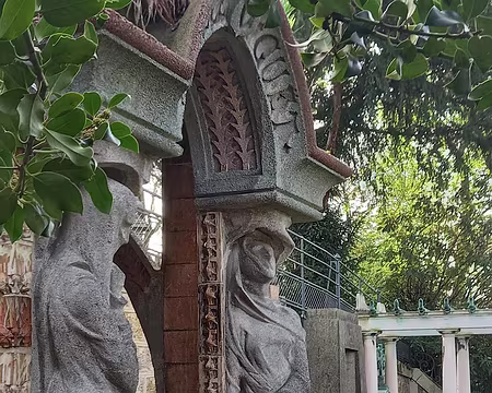 006 La magnifique tombe Guet Pilloy, Art Nouveau.