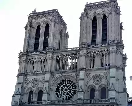 009 La cathédrale Notre Dame pendant les travaux