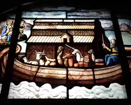 026 L’Arche de Noé (vitrail du cloître, XVIIème siècle)