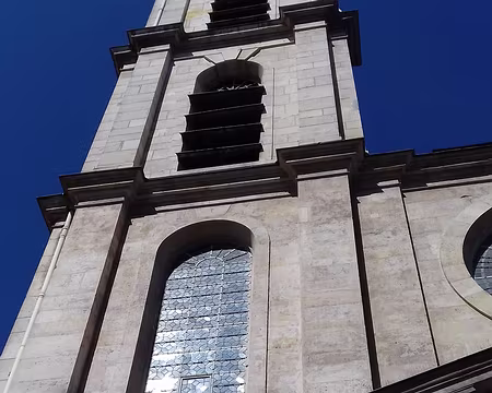 035 L’église Notre-Dame-du-Haut-Pas, du nom des Hospitaliers venus de Toscane qui soignaient les pèlerins de Saint-Jacques