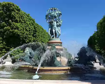 040 La Fontaine des Quatre Parties du Monde (sculptures de Carpeaux), 1867-1874