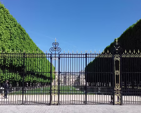 038 Le Palais du Luxembourg (1615) construit pour Marie de Médicis, devenu le siège du Sénat en 1799